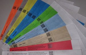 Covid 19 : Bracelet pass sanitaire pour les restaurants et cafés Des bracelets pass sanitaire au restaurant